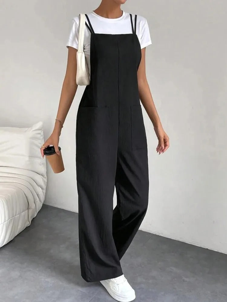 Dame jumpsuit med seler, myk og komfortabel. Vid ben gir avslappet passform for stilfull hverdagsmote.