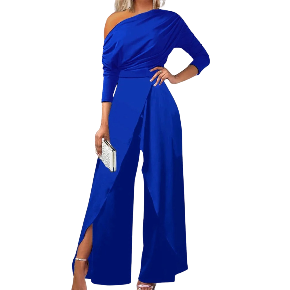 Stilig jumpsuit for kvinner. Komfortabel passform, vide ben, splitt og trendy kald skulder.