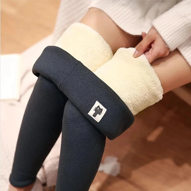 Sømløse dame leggings med høy midje, perfekt for vinteren. Varm og komfortabel passform.