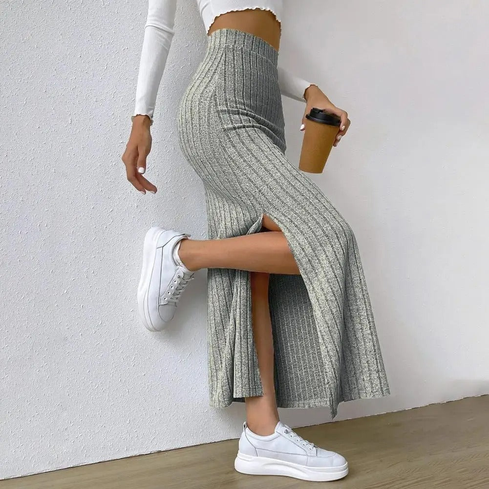 Komfortabelt og stilig slim fit maxiskjørt, perfekt for den moderne kvinne.