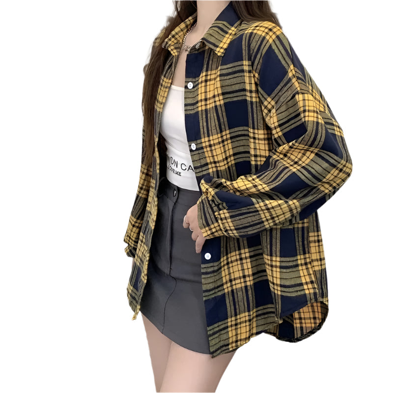 Trendy overdimensjonert rutete skjorte for damer. En moteriktig og komfortabel langermet casual skjorte.