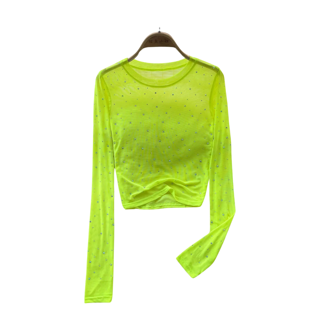 Glamorøs langermet rhinestone crop top til dame. Glitrende festtopp som gir en trendy kveldslook.
