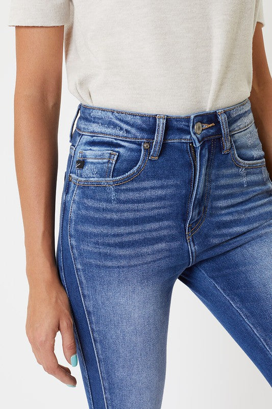 Moderne dame skinny jeans, høy midje. Allround jeans med stilige detaljer for enhver anledning.