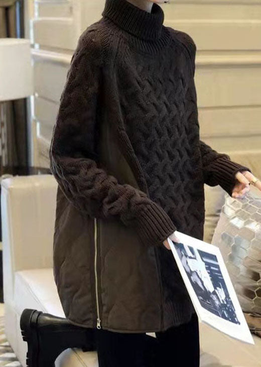 Komfortabel og varm vintergenser for dame, med trendy patchwork og høy hals. Ideell for stilfull mote.