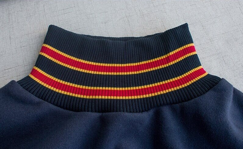 Varm og myk damegenser med turtleneck. Koselig strikkegenser, perfekt for vinteren.