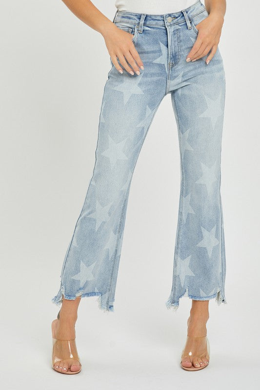 Stilige damejeans med stjerneprint, høy midje og rett passform. Perfekt for casual vår- og sommerstil.