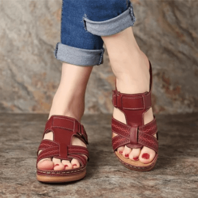 Kilehæl damesandaler, ortopediske, med blomstermønster, for en feminin sommerlook
