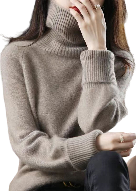 Dicker, eleganter Damen-Rollkragenpullover aus Strick für den Winter, kuschelig und warm.