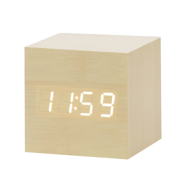 Digital vekkerklokke med talekontroll, tydelig LED-display og moderne design for soverom.