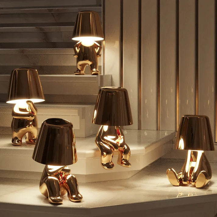 Kompakt LED skrivebordslampe, dimmbar. Optimal belysning for hjemmekontor.