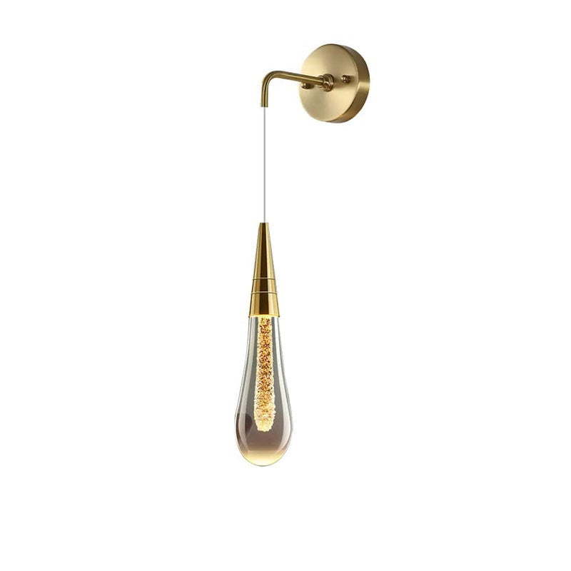 Dråpeformet vegglampe med varm glød, elegant moderne belysning for stue eller gang.