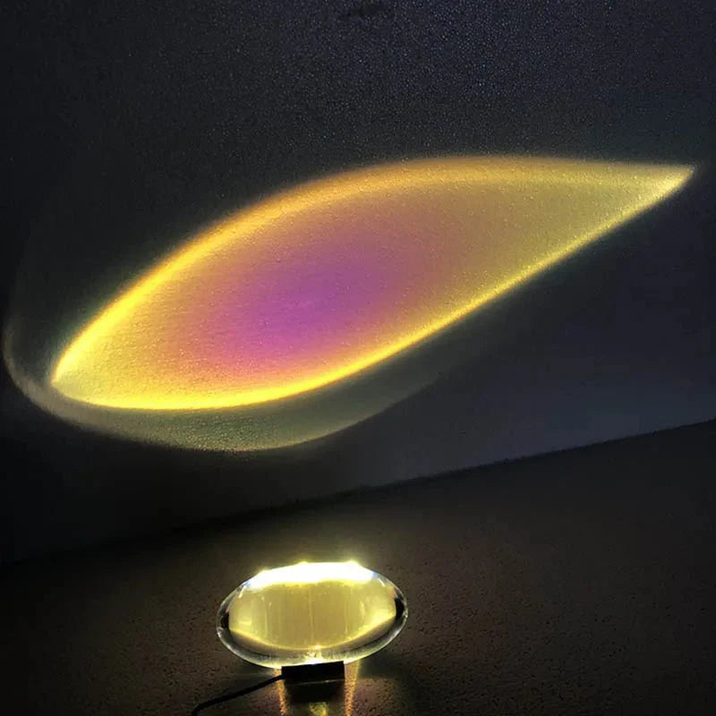 Moderne krystallampe med fargeskiftende LED-lys. Ideell som dekorativ belysning og stemningsskaper.