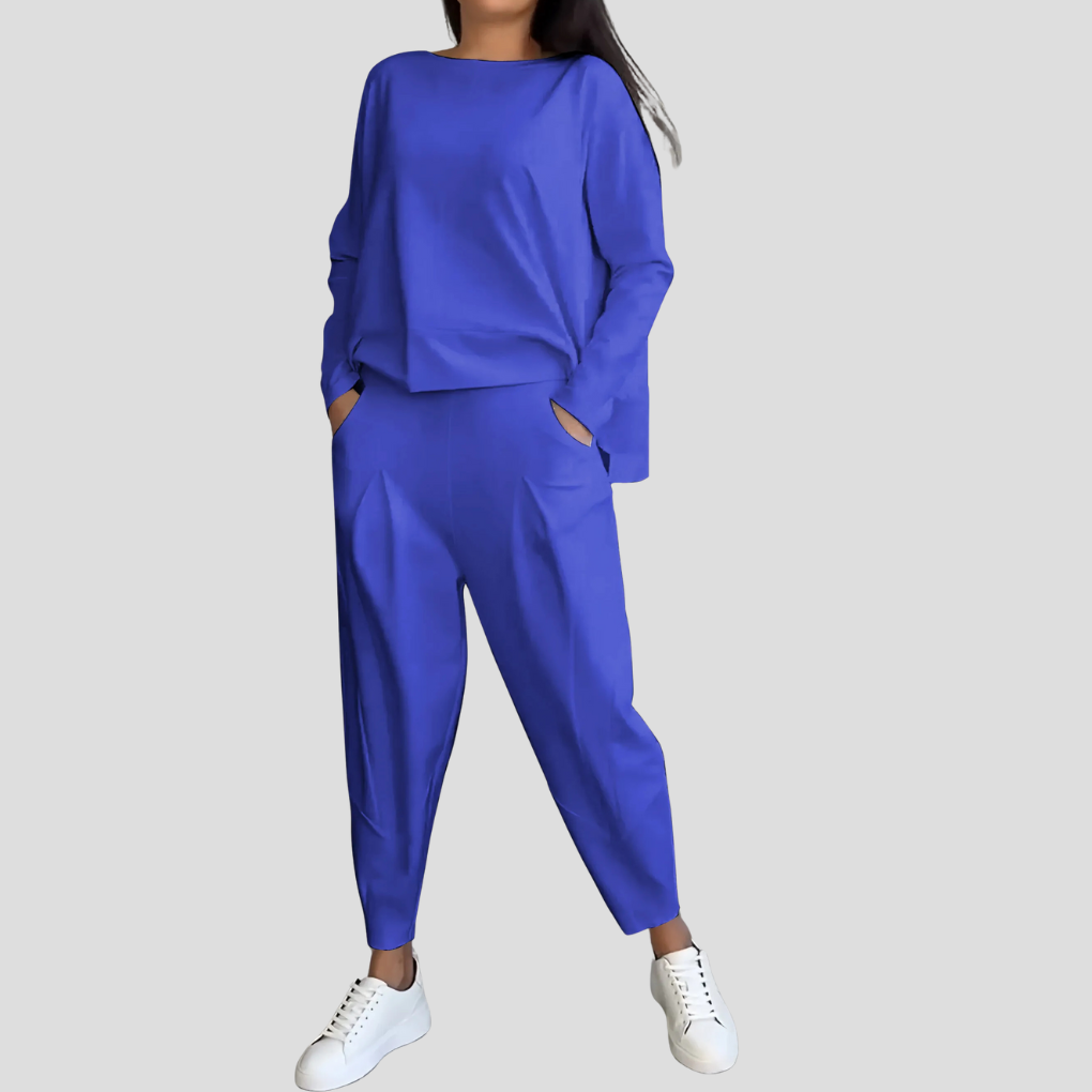 Detaljer av stoff og tekstur på et komfortabelt 2-delt sett. Mykt og trendy for en elegant fritidsstil.