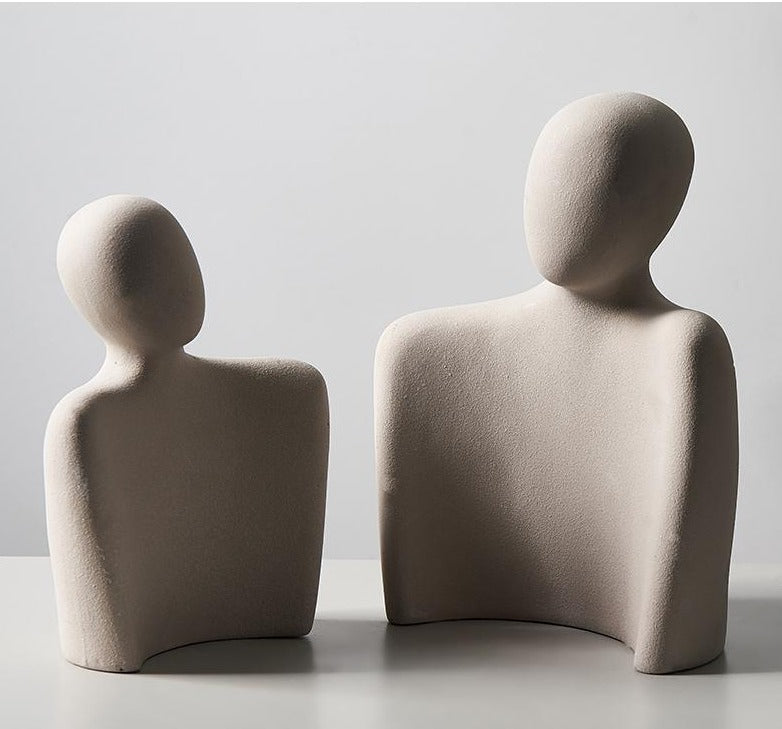 Elegant kjærlighetsstatue, abstrakt kunst og moderne design, perfekt for stilig hjemmedekor.