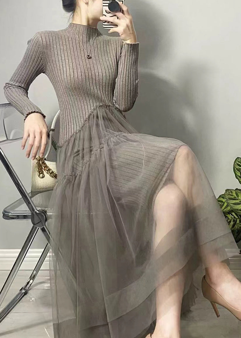 Moderne asymmetrisk kjole for kvinner med unikt patchwork design, perfekt som fest- eller hverdagskjole.