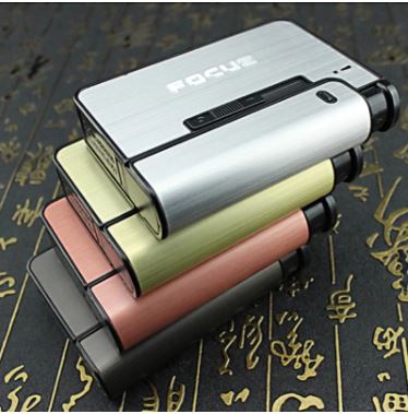 Kompakt sigarettholder med lighter, perfekt røyk tilbehør for reise og daglig bruk.