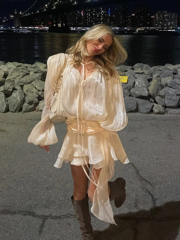 Allsidig blusekjole med snøring for kvinner; perfekt for både casual sommerdager og elegante fester.