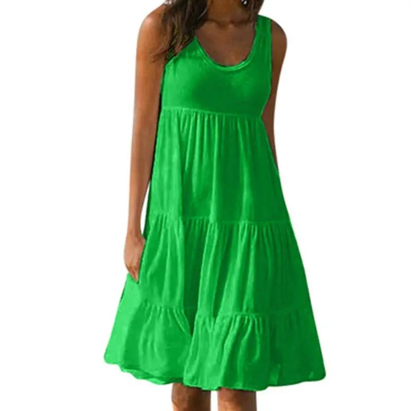 Elegant bodycon ermeløs kjole med splitt for kvinner, perfekt som festkjole eller sommerkjole.