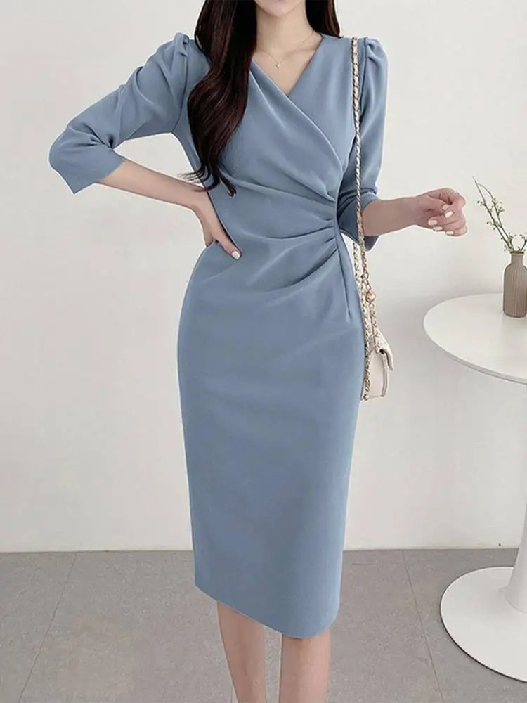 Festklar elegant bodycon kjole til kvinner, knelang med V-hals. En allsidig ermeløs sommerkjole.