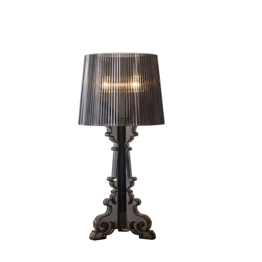 Elegant bordlampe i barokkdesign med justerbar høyde; perfekt for stue eller soverom, gir stemningsfull belysning.