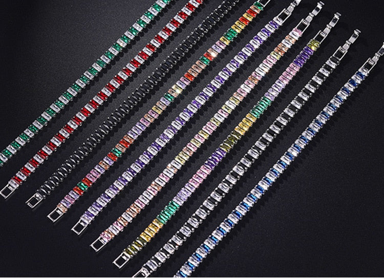 Håndlaget cubic zirconia armbånd for kvinner, med nøyaktig innfattede steiner for maksimal glans og eleganse.