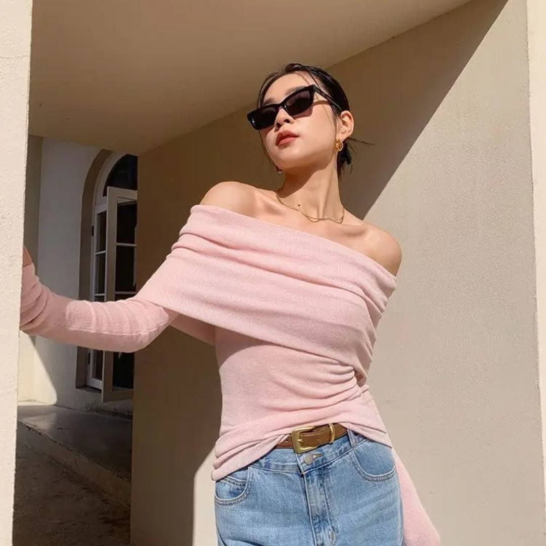 Grå langermet off-shoulder topp til dame, komfortabel og stilig med slash neck design.