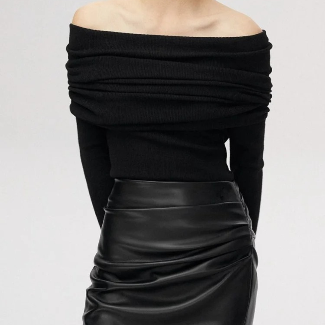 Stilig høst-topp til dame med slash neck og off-shoulder design, langermet og elegant for kjøligere dager.