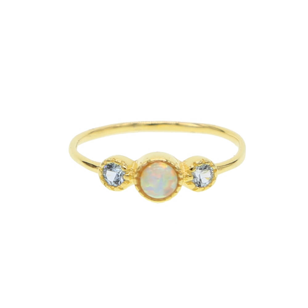 Elegant dame sølvring med skinnende månestein og gnistrende zirkonia. Perfekt som gave eller forlovelsesring.