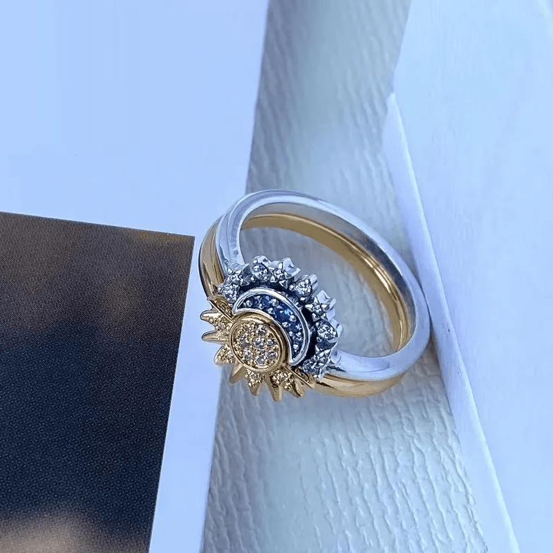 Sterling sølvring til dame med detaljert måne- og soldesign. Tidløst smykke med unik eleganse.