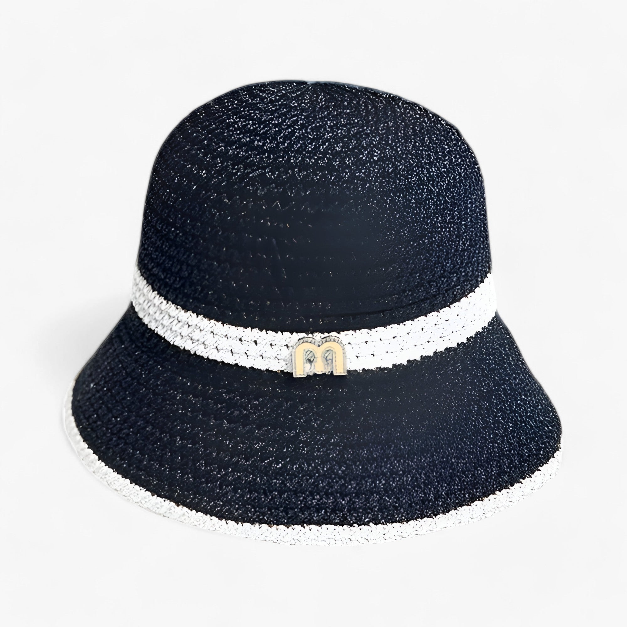 Lett og elegant sommerhatt for kvinner med bred brem, gir effektiv solbeskyttelse og komfort.
