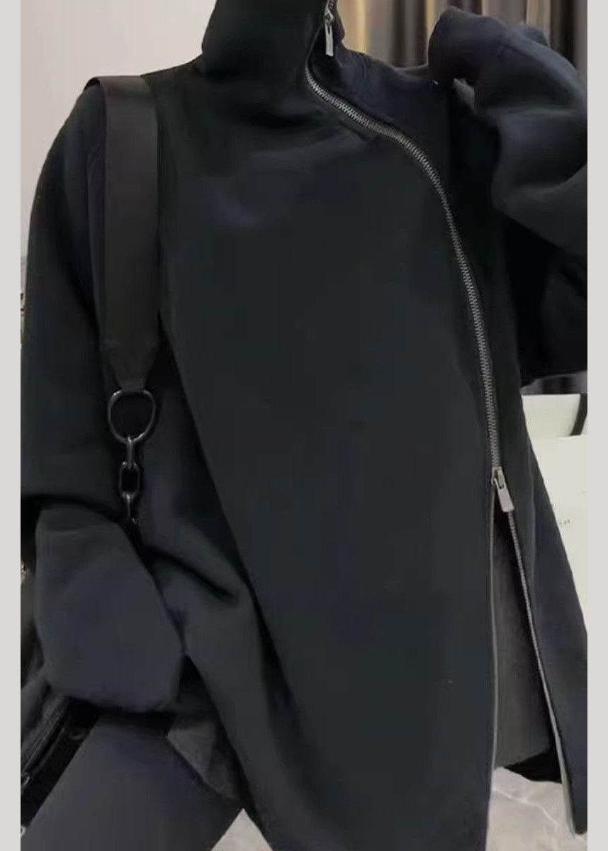 Myk dame turtleneck genser med åpne sider, ideell for høst og vinter. Løs passform for moderne, komfortabel stil.