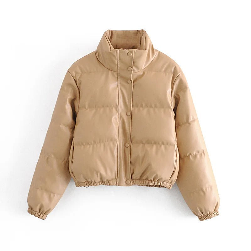 Varm dameparkas med glidelås, skinnstil for elegant og trendy vinterlook.