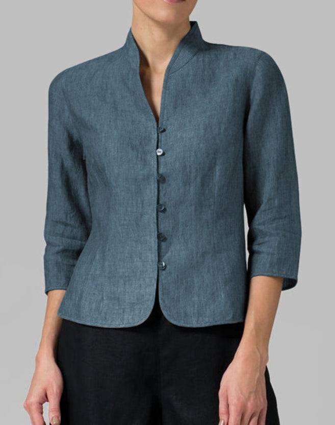 Moderne damebluse med elegant ståkrage. Stilren kvinnebluse med trekvart erme, perfekt for enhver anledning.
