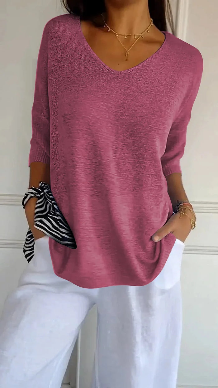 Rød damebluse V-hals, elegant og komfortabel. Allsidig kvinnebluse for både fritid og fest.