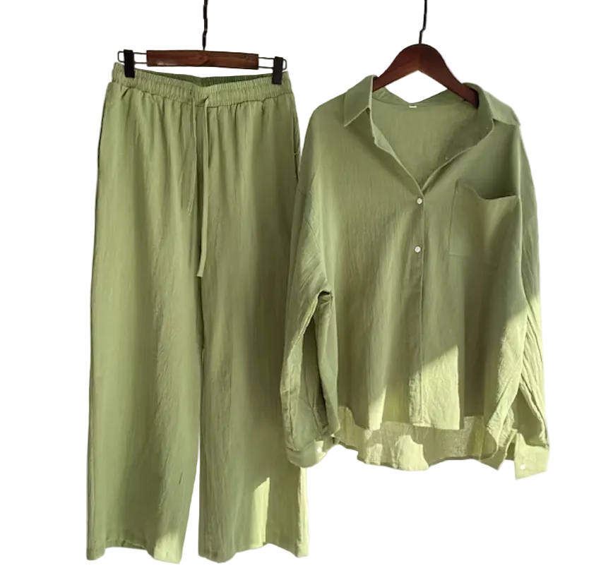 Elegant damesett med topp og bukse for komfortabel hverdagsstil.