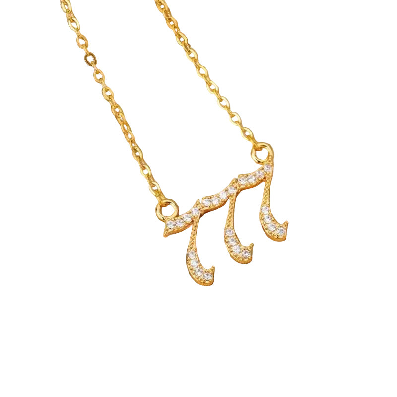 Elegant engletall halskjede med glitrende zirconia, perfekt for hverdagsbruk og fest.