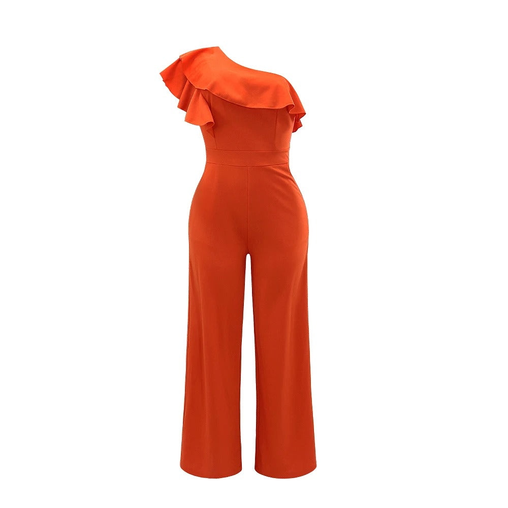 Elegant enskulder jumpsuit for kvinner med volanger, perfekt for festantrekk.
