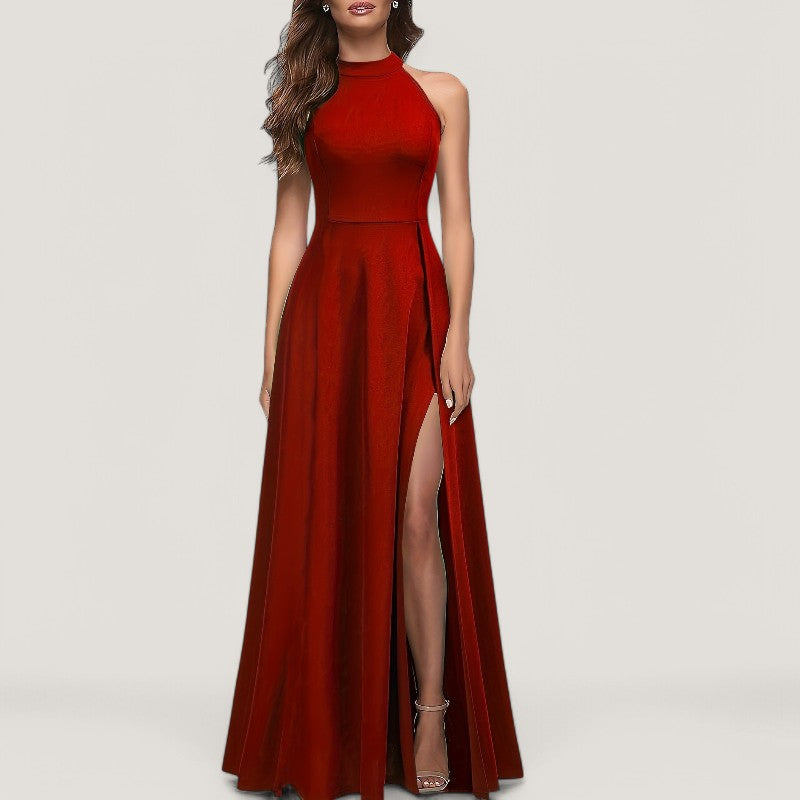 Kvinners elegante halterneck maxi kjole med slim passform, ideell for sommer.