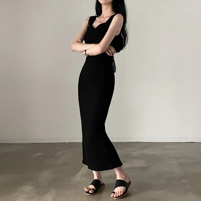 Elegant firkantet hals kjole til kvinner. Ermeløs sommerkjole som passer som komfortabel hverdagskjole, slim fit.