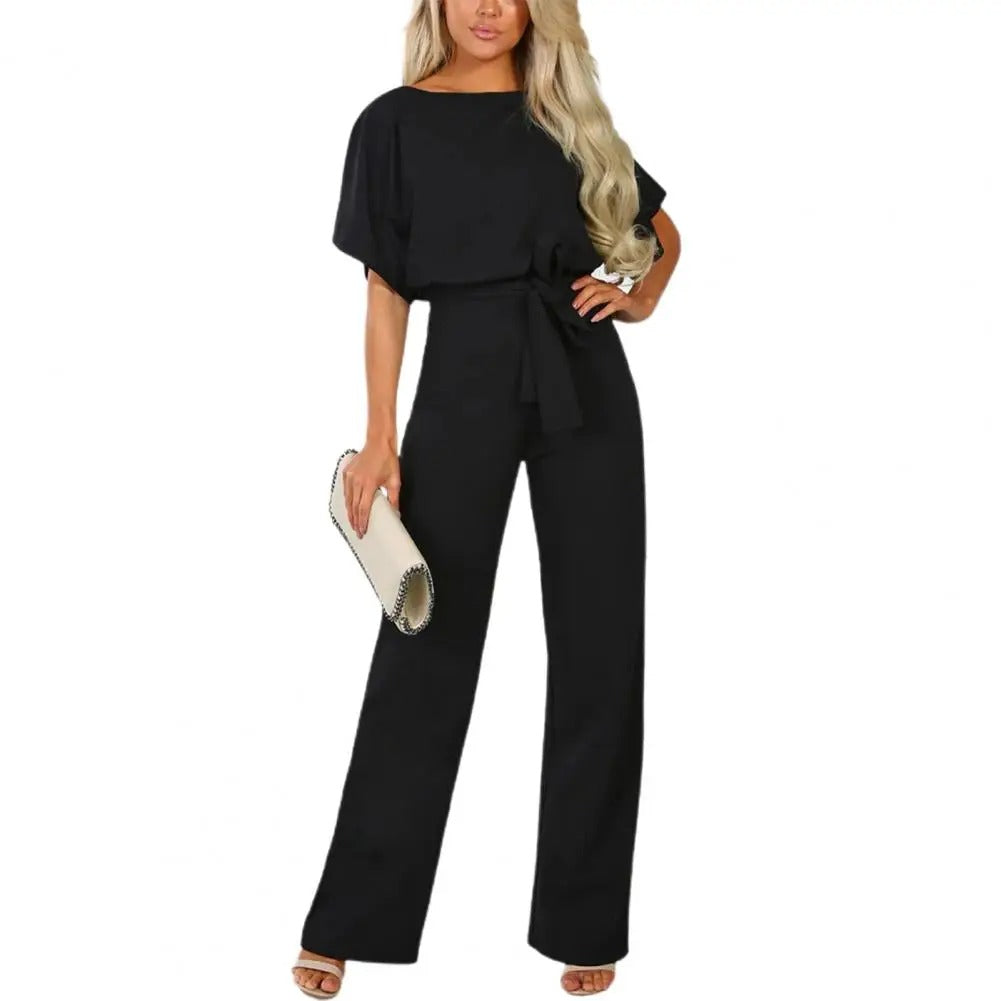 Stilren figurnær jumpsuit for kontoret, ideell for et profesjonelt arbeidsantrekk for kvinner.