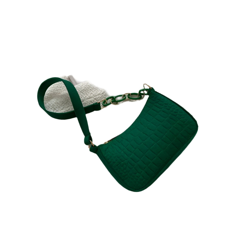 Elegant filt armhuleveske for dame. Minimalistisk skulderveske i moderne design; perfekt for hverdag og mote.
