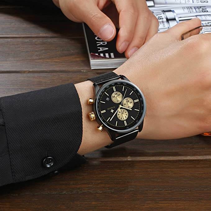 Armbåndsur for menn med elegant utseende, kronograf og komfortabel mesh-lenke.