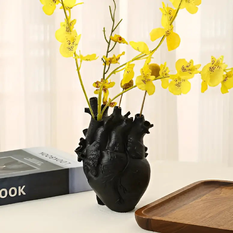 Romantisk hjertevase, en elegant gaveidé og dekorativ blomstervase for å friske opp hjemmet med stil.