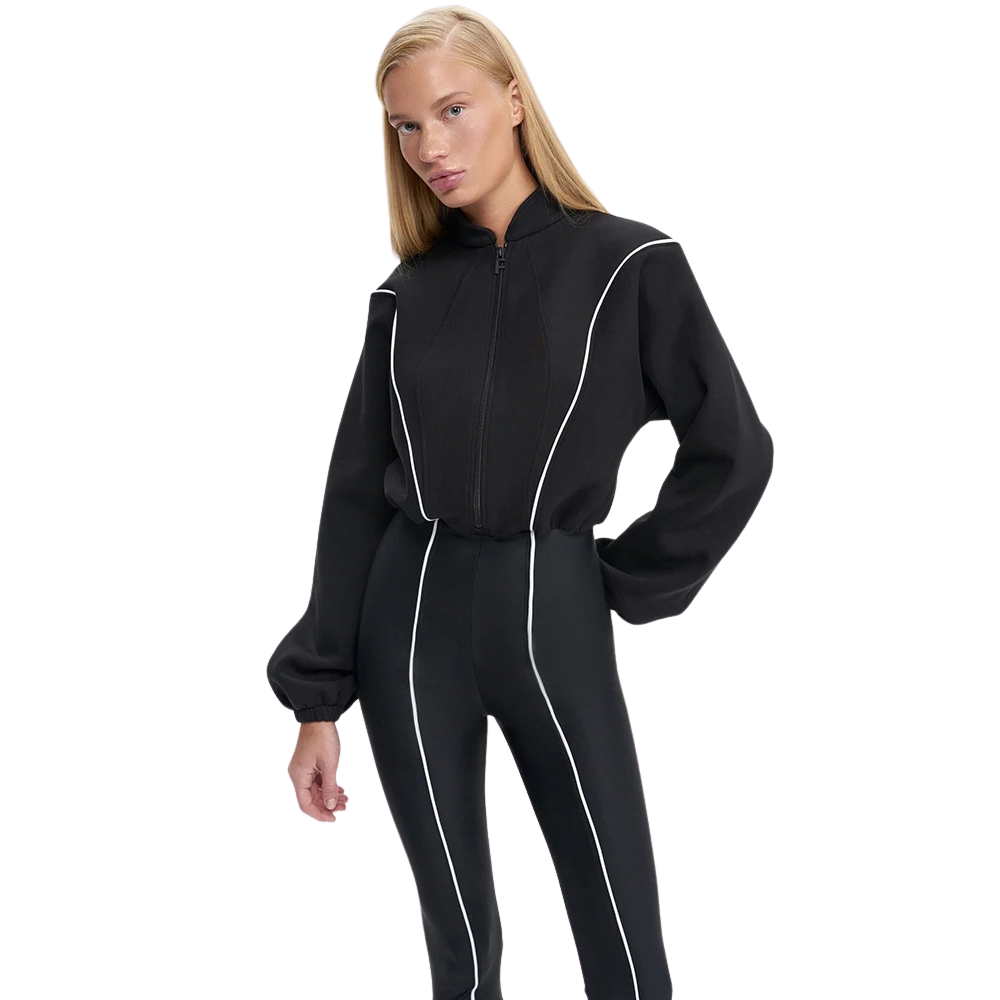Elegant jumpsuit for kvinner med rullekrage. Perfekt for vintermote og hverdag.