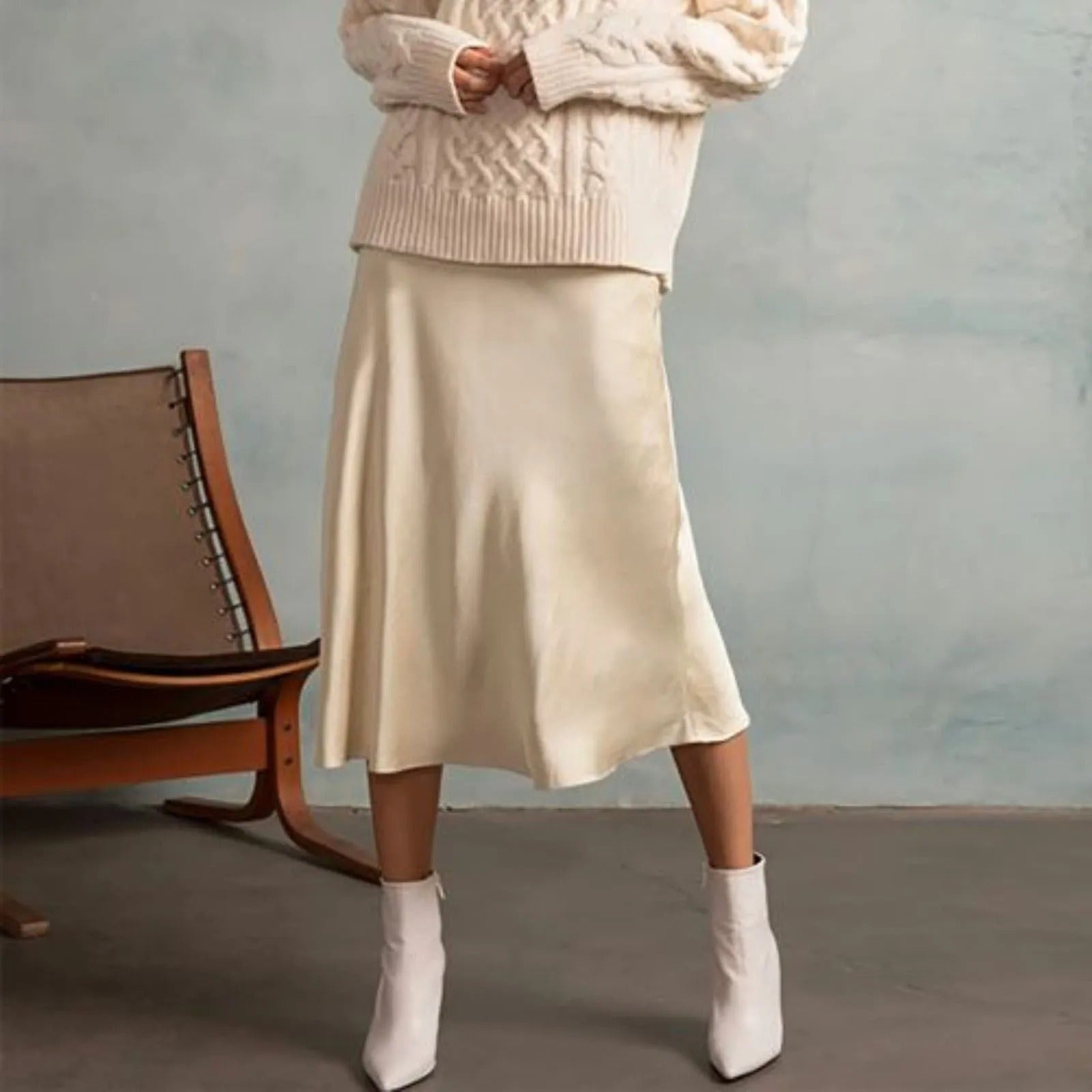 Moderne A-linjeskjørt for kvinner, knelangt design for en chic og elegant stil.