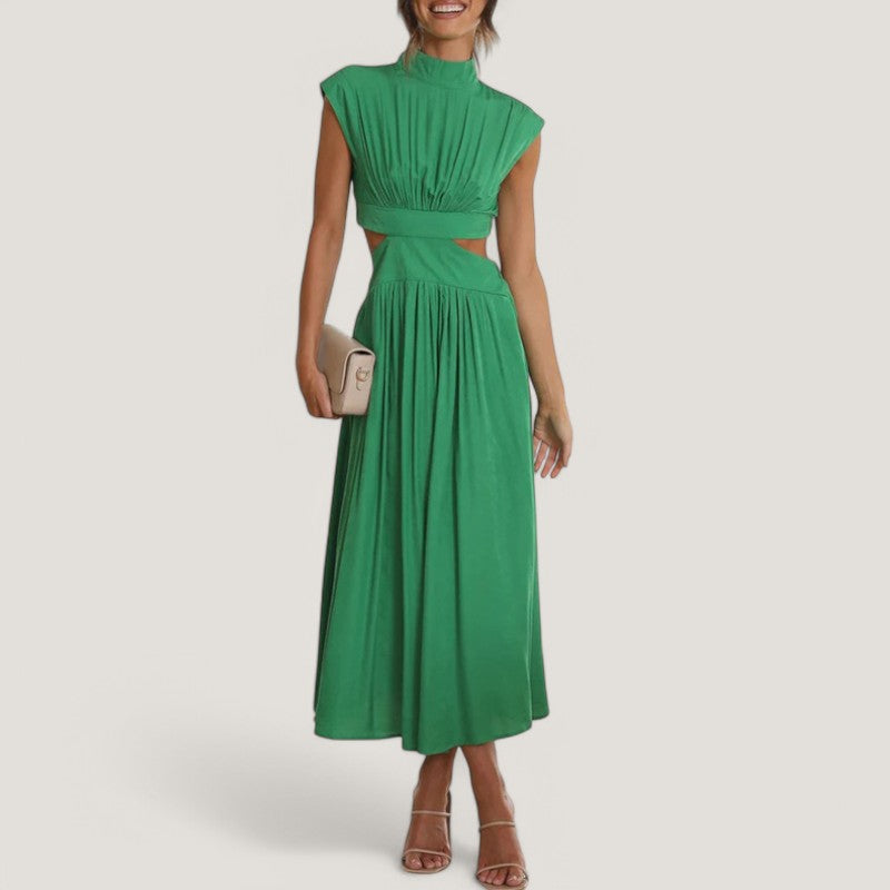 Komfortabel polyester maxikjole for kvinner. Elegant kortermet design med høy hals for sommer.