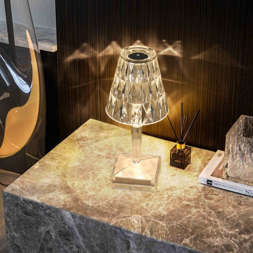 Stilren krystall bordlampe, oppladbar med USB, dimbar berøring for perfekt stemningslys.