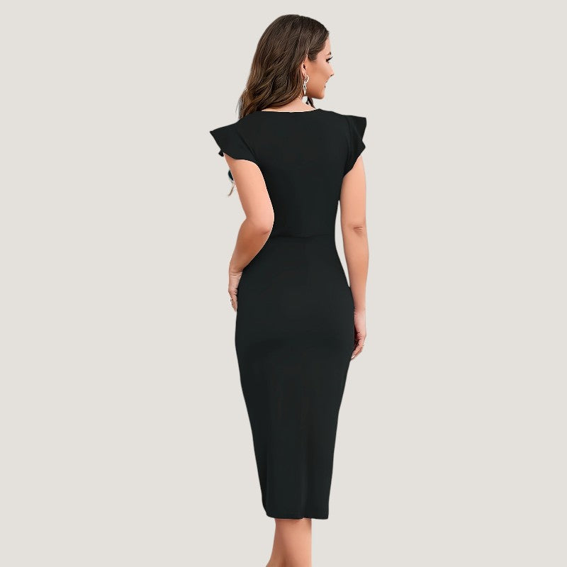 Maxi kjole med dyp V-hals og volangermer for kvinner. Elegant og komfortabel sommerkjole.