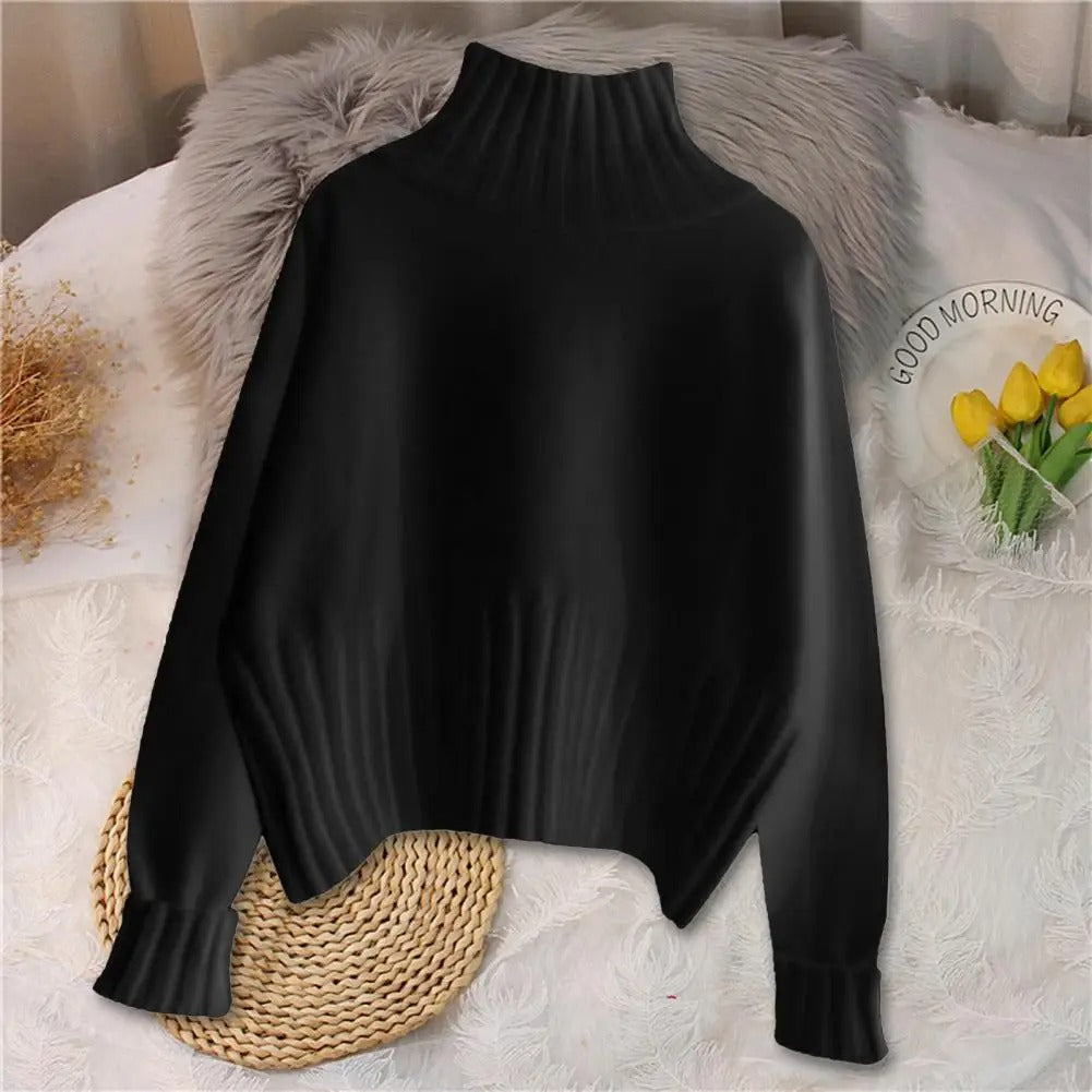 Detalj av høy krage og fin ribbestrikk på kvinner's turtleneck genser. Gir varme og stil.