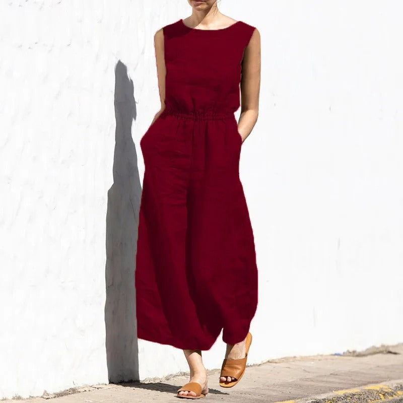 Elegant kvinners jumpsuit med høy midje og vide ben, perfekt for sommer og casual anledninger.
